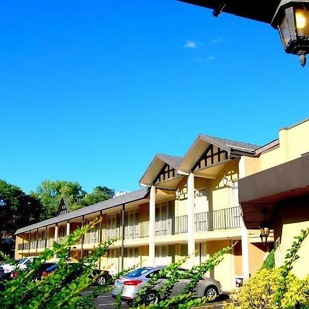 West Gate Inn ניאק מראה חיצוני תמונה