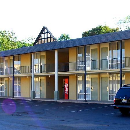West Gate Inn ניאק מראה חיצוני תמונה