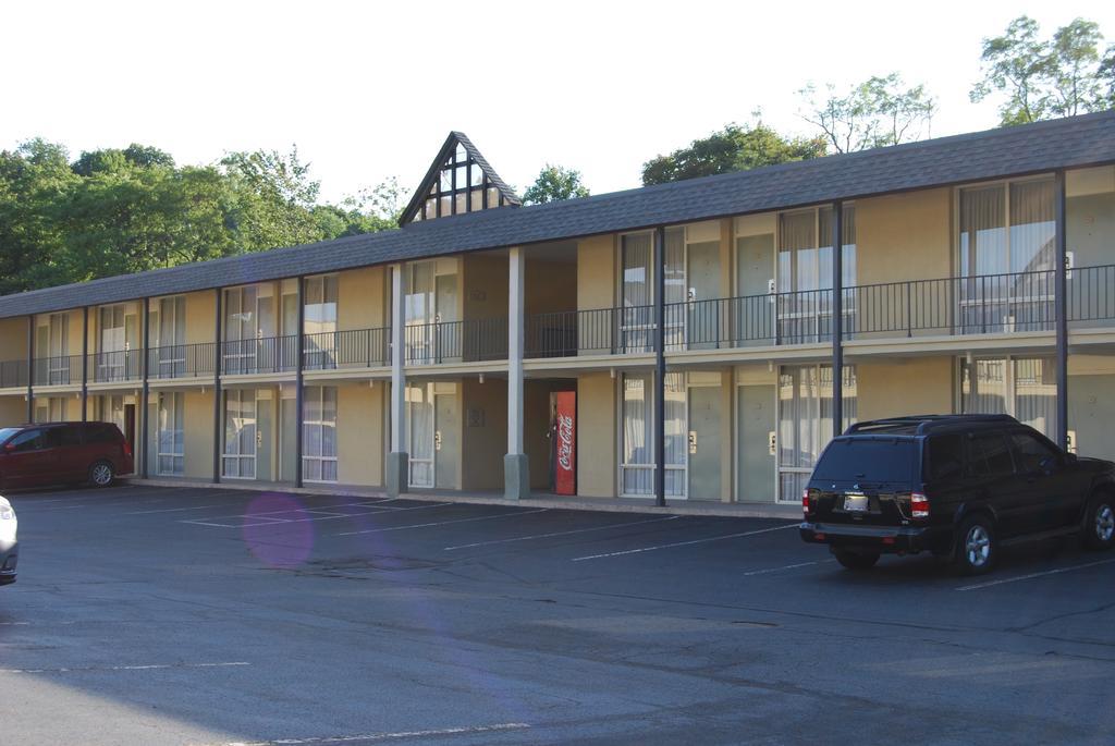 West Gate Inn ניאק מראה חיצוני תמונה