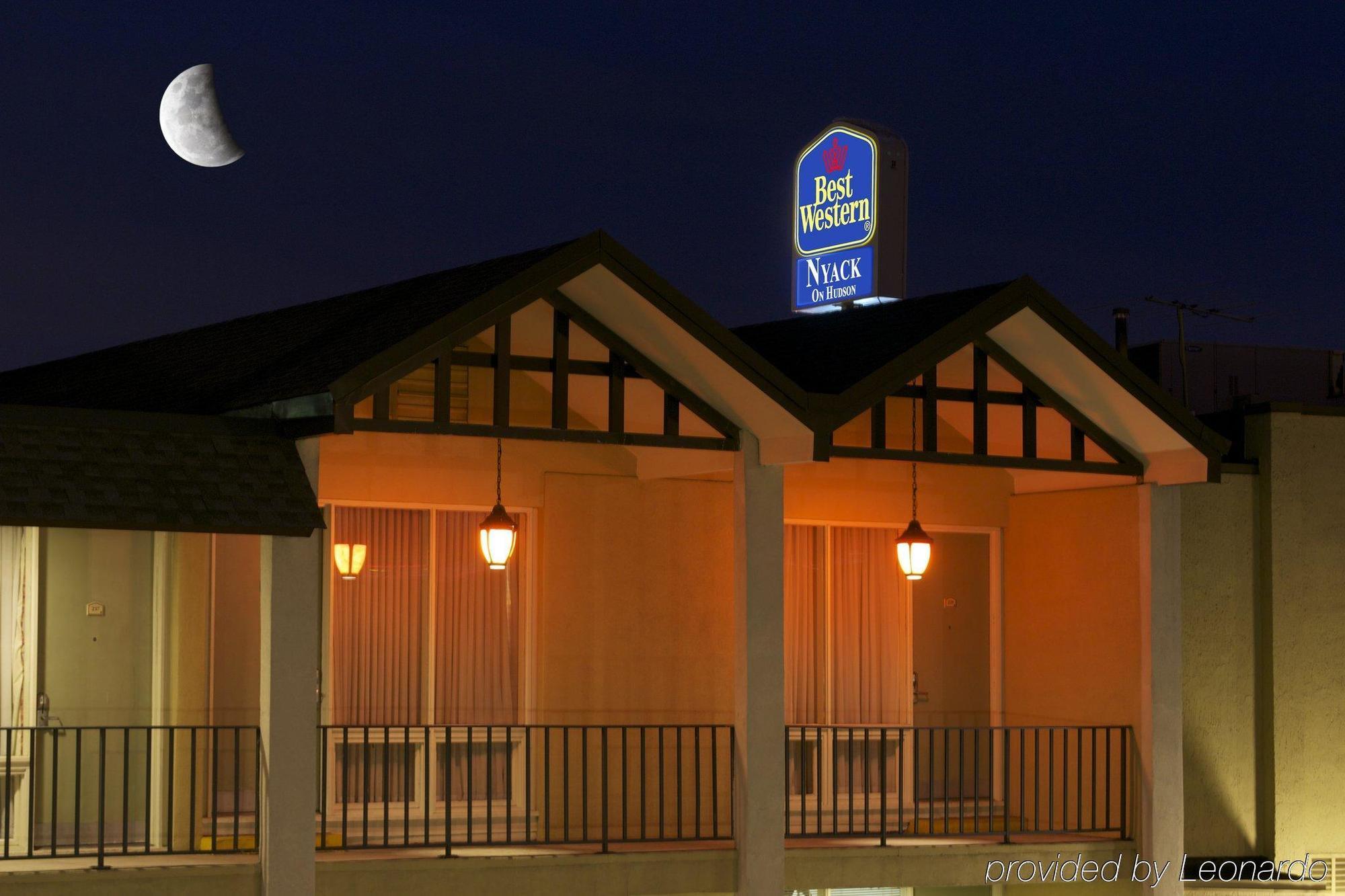West Gate Inn ניאק מראה חיצוני תמונה