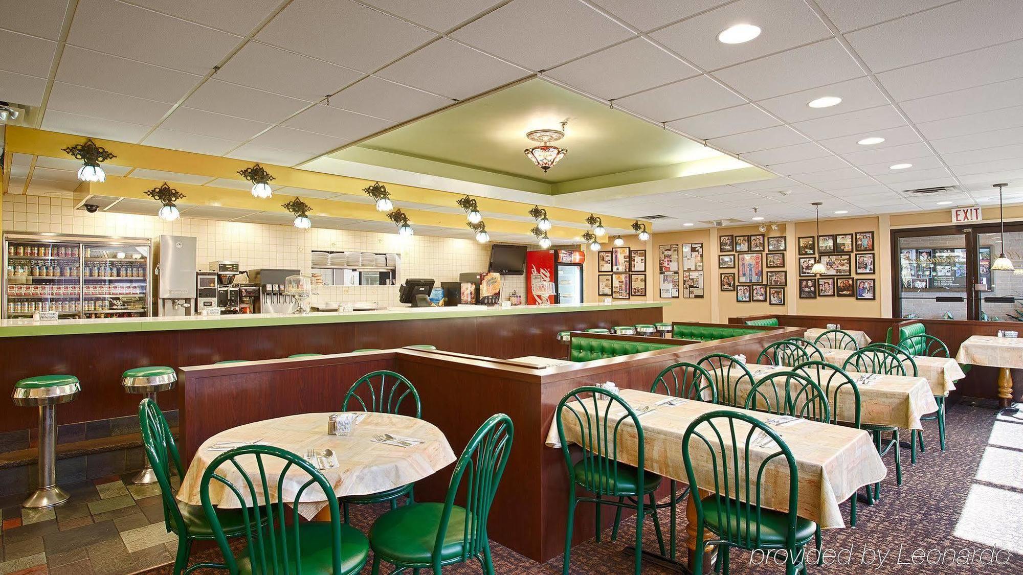 West Gate Inn ניאק מראה חיצוני תמונה